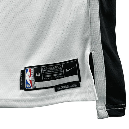 Regata NBA San Antonio Spurs Association Edition Swingman Jersey Branca De'Aaron Fox 4